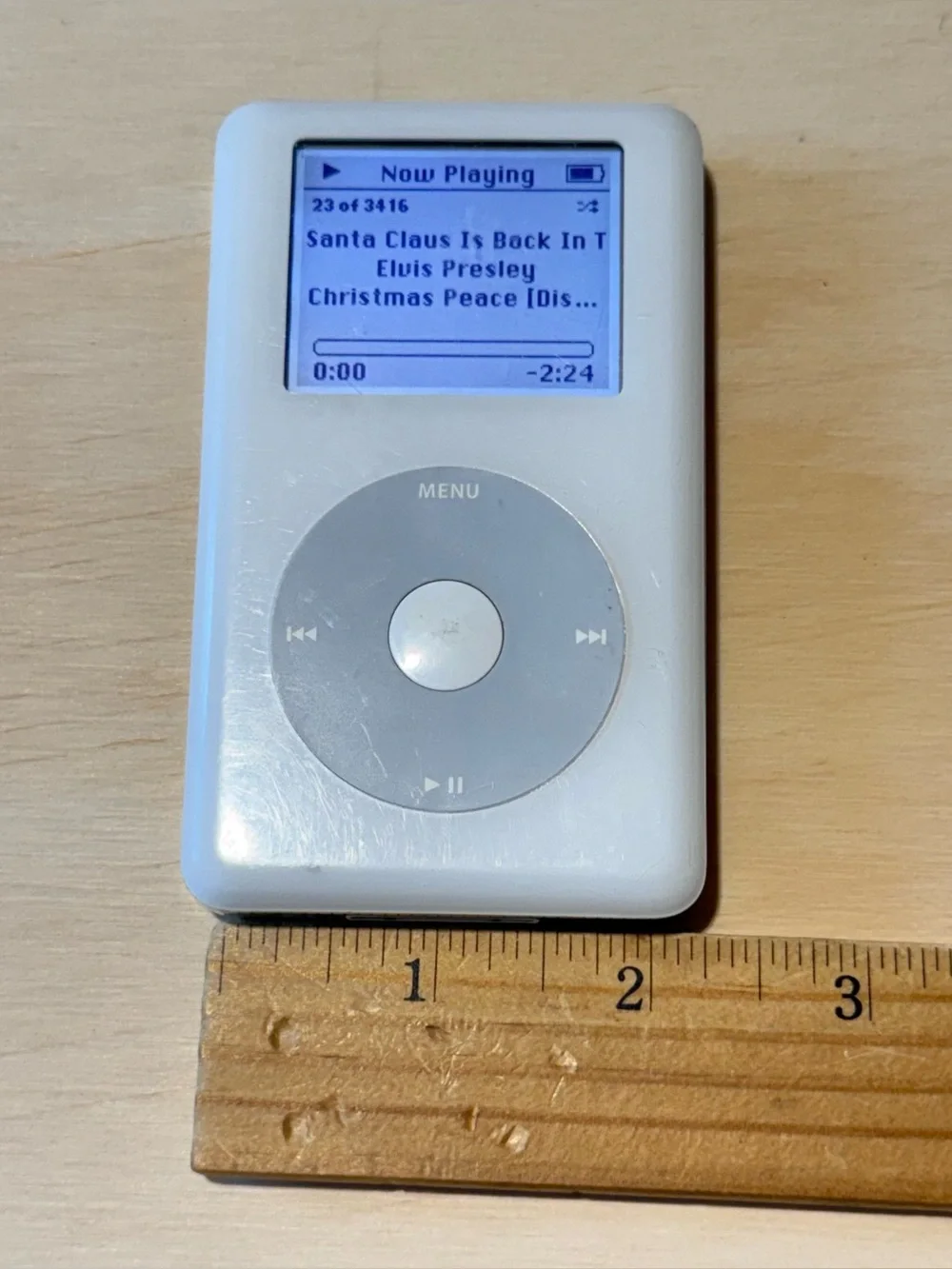 iPod 4thGen Model:MP102 20GB White Tested Good Battery w/3416Song-Charg Read Blw